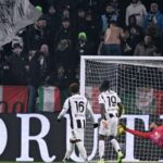 un-rigore-nel-recupero-salva-la-juve-dalla-figuraccia:-venezia-ripreso-sul-2-2