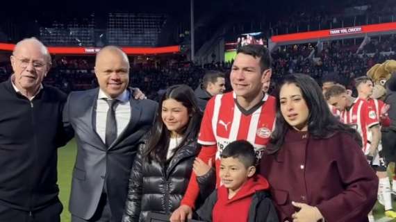 lozano-in-lacrime-saluta-il-psv:-pasillo-de-honor-e-standing-ovation-del-pubblico