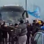 che-bolgia-a-capodichino!-in-migliaia-alla-partenza-del-bus-azzurro-per-bergamo