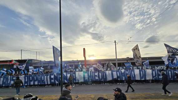 “cambiamo-la-residenza!”,-coro-e-striscione-di-protesta-ultras-sul-divieto-di-trasferta